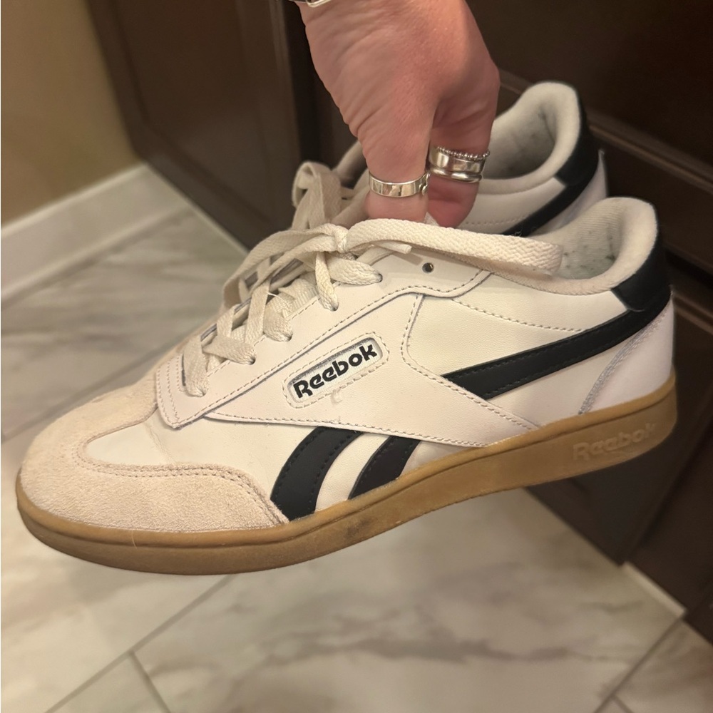 Reebok samba style